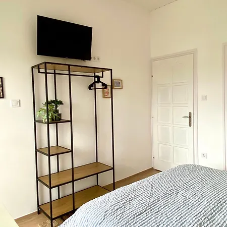 Ablakalúdra Aszófői Apartamento *