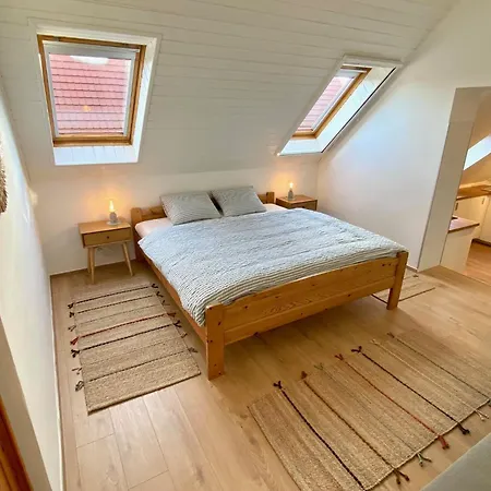 Ablakalúdra Aszófői Apartamento