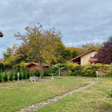 Ablakalúdra Aszófői Apartamento *