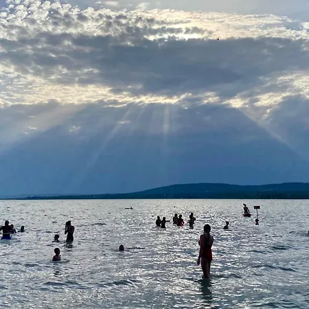 Ablakalúdra Aszófői Apartamento