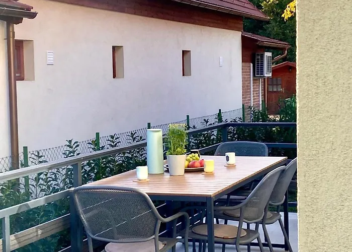 Ablakalúdra Aszófői Apartman *